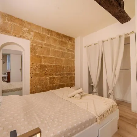 Appartement The Ecucentre With Parking - Historic District *